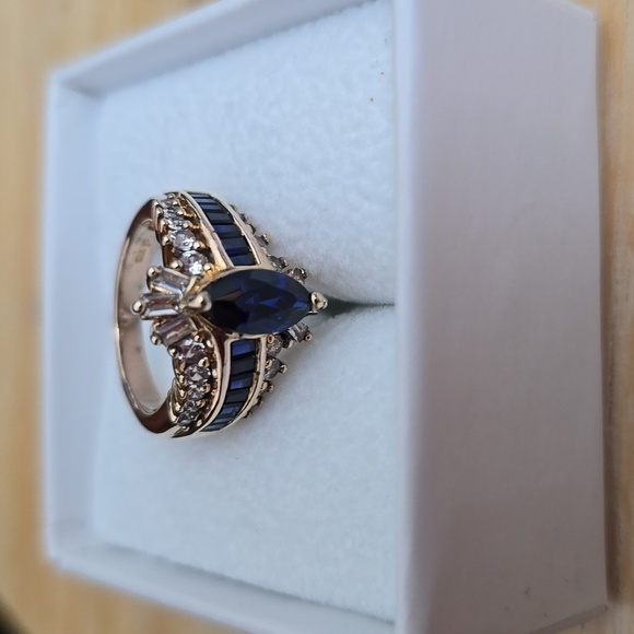 FINE JEWELRY GORGEOUS! 14K GOLD OVER SILVER BLUE AND WHITE SAPPHIRE RING SIZE 6 - Picture 8 of 13
